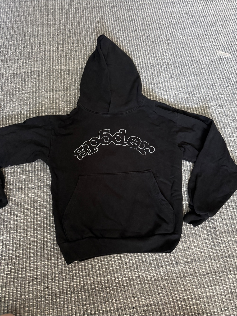 Sp5der Black Pullover Hoodie - Logo Front Pocket Sweatshirt